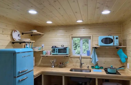 Cedar Hills Cottage | Yeti's Tree House: Where Dreams Come True