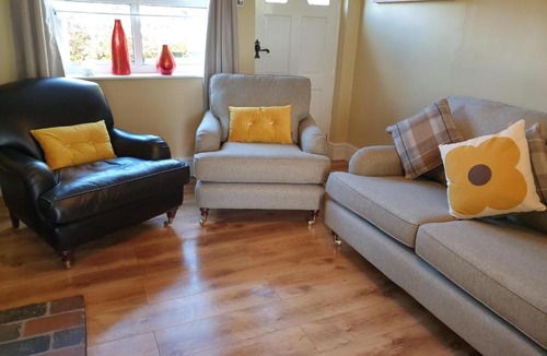 Onneley House | Yew Tree Bungalow, Onneley, Cheshire (Sleeps 4)