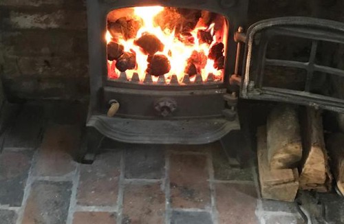 Onneley House | Yew Tree Bungalow, Onneley, Cheshire (Sleeps 4)