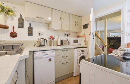 Stoke Fleming Cottage | YEW TREE COTTAGE, pet friendly, with open fire in Stoke Fleming