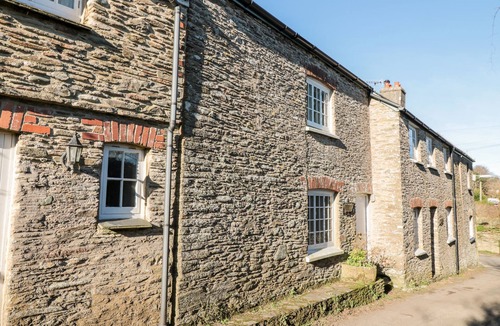Stoke Fleming Cottage | YEW TREE COTTAGE, pet friendly, with open fire in Stoke Fleming