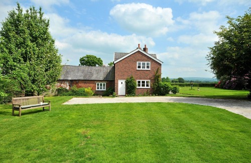 Congleton Cottage | Yew Tree Farm Cottage.