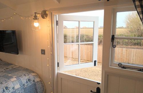 Marnhull Apartment | Yew Tree View Luxury Shepherd's Hut