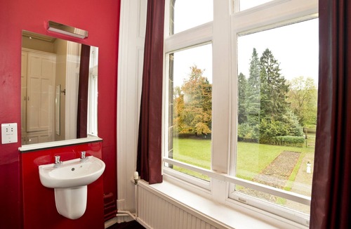 Castleton Hostel | YHA Castleton Losehill Hall - Hostel