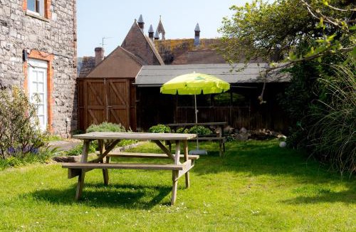 Cheddar Hostel | YHA Cheddar