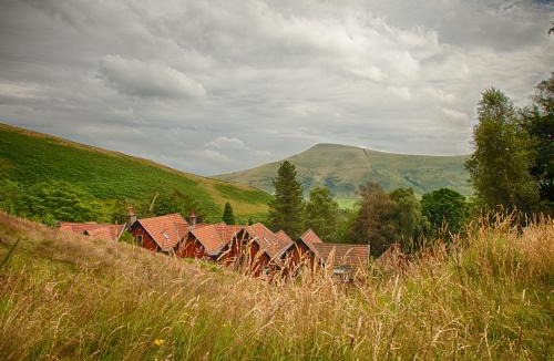 Peak District Hostel | YHA Edale Activity Centre