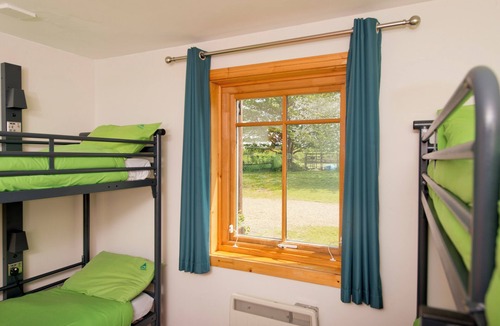 Cheshunt Hostel | YHA London Lee Valley - Hostel