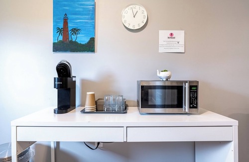 Elmsdale Apartment | YHZ Cheerful Private Unit 10 min to Airport