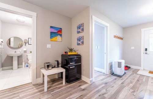 Elmsdale Apartment | YHZ Cheerful Private Unit 10 min to Airport