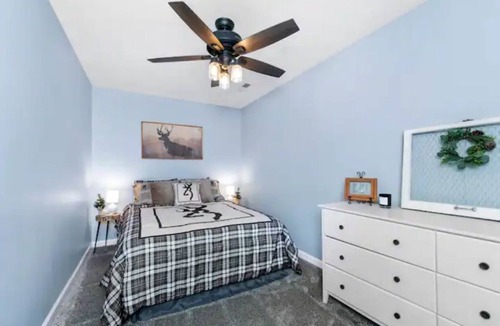 Sunnyland House | Yippee Lane - 60 Acre Private Pond Retreat