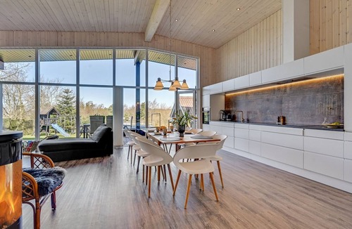 Vibæk Strand House | "Ylvi" - 250m from the sea by Interhome