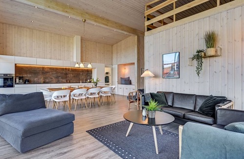 Vibæk Strand House | "Ylvi" - 250m from the sea by Interhome