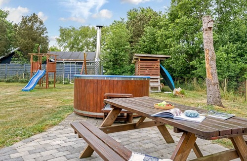 Dannemare House | "Ylvie" - 500m from the sea by Interhome