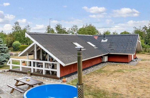 Dannemare House | "Ylvie" - 500m from the sea by Interhome