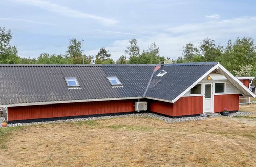Dannemare House | "Ylvie" - 500m from the sea by Interhome