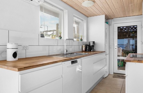 Middelfart House | "Yngvy" - 10m from the sea by Interhome
