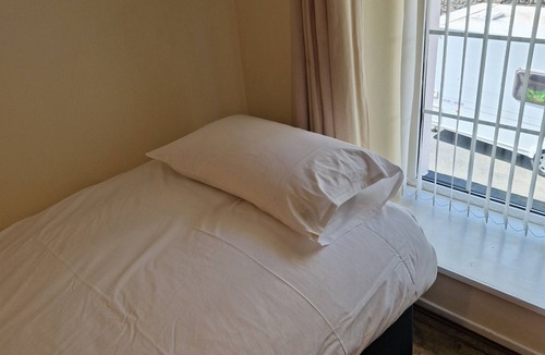 Ystradgynlais Hotel | Ynyscedwyn Arms