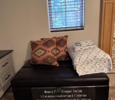 Yosemite West Apartment | YoBee! Welcome Breakfast and Park Reservations Included! Heart of Yosemite - Homey Studios and Apartments - AC-WiFi-EV