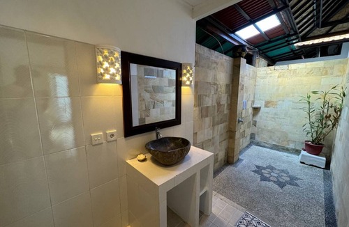 Purwakerti Hotel | Yogika-Center