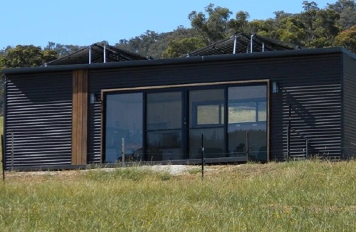 Ovens House | Yolly's Tiny House Holiday Accommodation