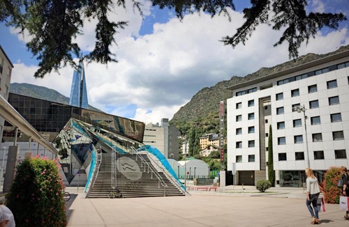 Les Escaldes Hotel | Yomo Mola Park