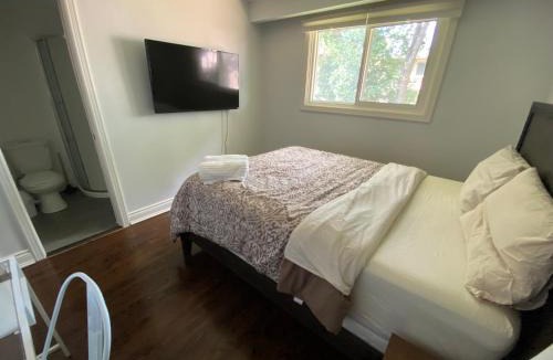 Newtonbrook House | Yonge and Finch Subway !P Cozy & Quiet Private Bdr with Private Bathroom