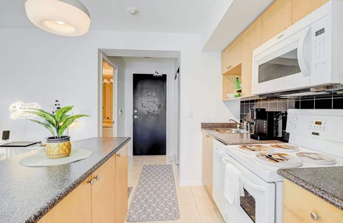 Downtown Toronto Apartment | Yonge Street Downtown Toronto Condos
