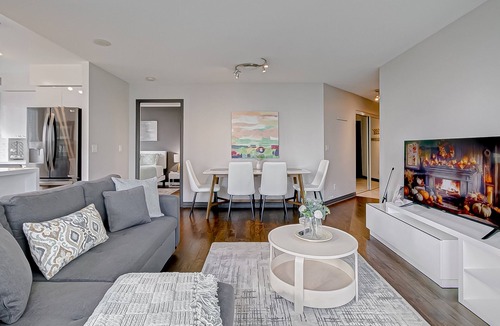 Downtown Toronto Apartment | Yonge Street Downtown Toronto Condos