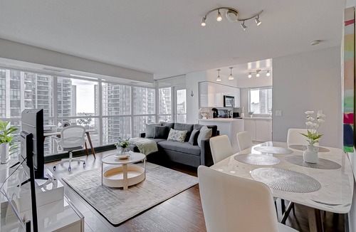 Downtown Toronto Apartment | Yonge Street Downtown Toronto Condos