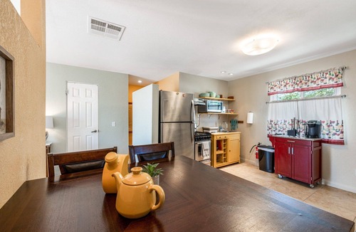 Palm Springs Apartment | Yorba Casita