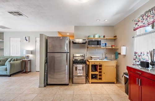 Palm Springs Apartment | Yorba Casita