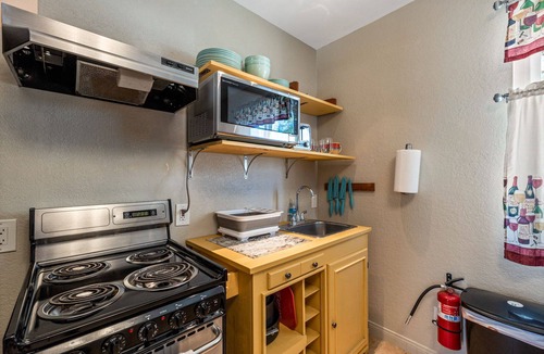 Palm Springs Apartment | Yorba Casita