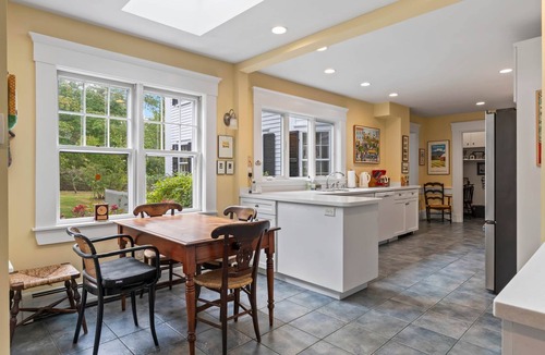 York Harbor House | York Riverfront "White Wickets" Historic Charm