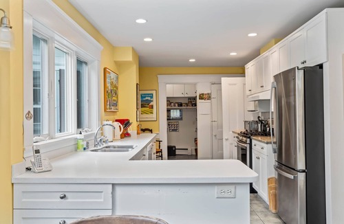 York Harbor House | York Riverfront "White Wickets" Historic Charm