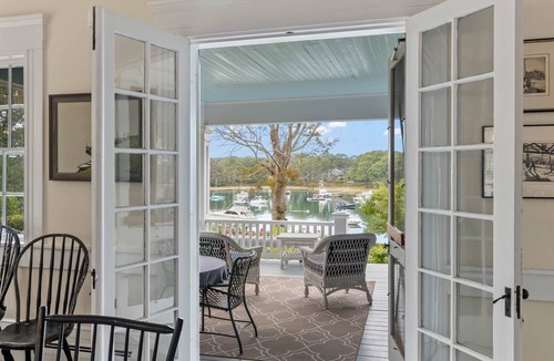 York Harbor House | York Riverfront "White Wickets" Historic Charm