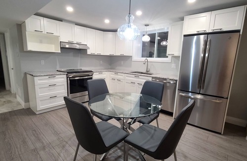 Elora Apartment | York St Suite Elora - 1.2 km, 10 min walk to downtown