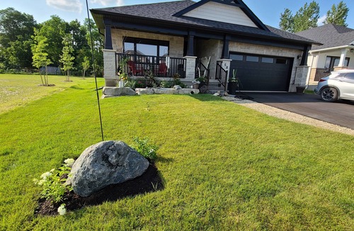 Elora Apartment | York St Suite Elora - 1.2 km, 10 min walk to downtown