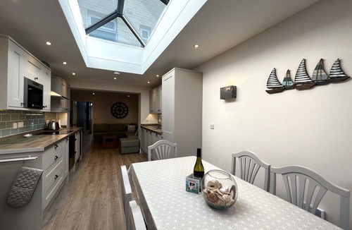 Cowes Ski Chalet | York Street