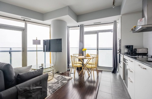 Toronto Entertainment District Apartment | York Suites Toronto