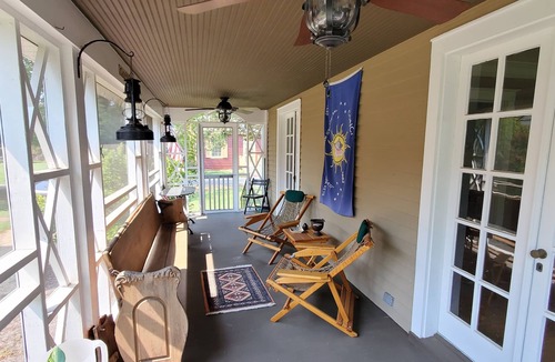 Yorktown House | Yorktown - Historic Yorktown - 3 Bedrooms & 1 Bath.