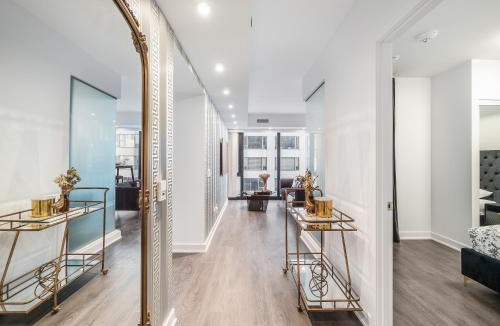 Bloor-Yorkville Apartment | Yorkville Plaza Suites - Pool & Hot Tub