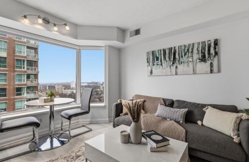 Bloor-Yorkville Apartment | Yorkville Prestige 1 Bedroom Suite