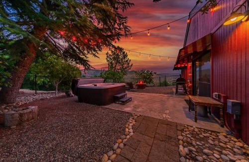 Oakhurst House | Yosemite Cowboy Cabin
