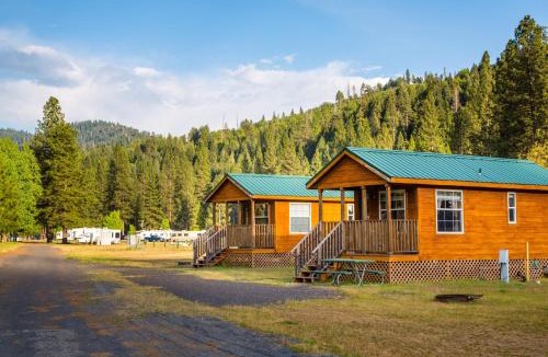 Harden Flat Resort | Yosemite Lakes Cabin 37