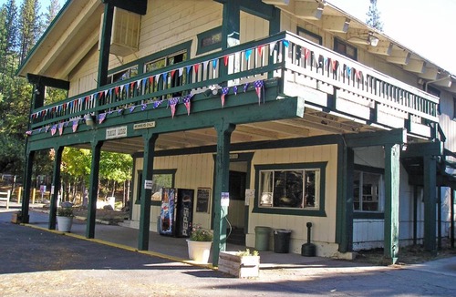 Harden Flat Resort | Yosemite Lakes Cottage 49