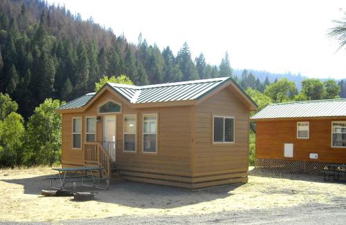 Harden Flat Resort | Yosemite Lakes Cottage 49