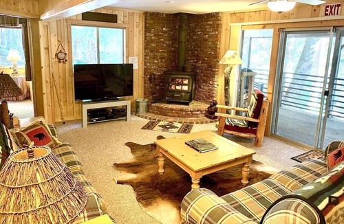 Fish Camp Cabin | Yosemite's Chalet In The Pines