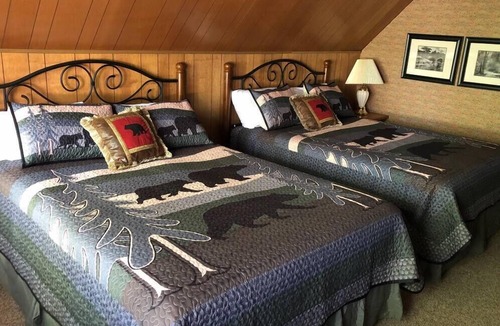 Fish Camp Cabin | Yosemite's Chalet In The Pines