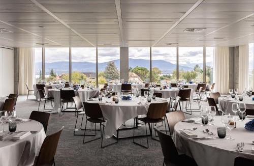 Founex Hotel | YOTEL Geneva Lake