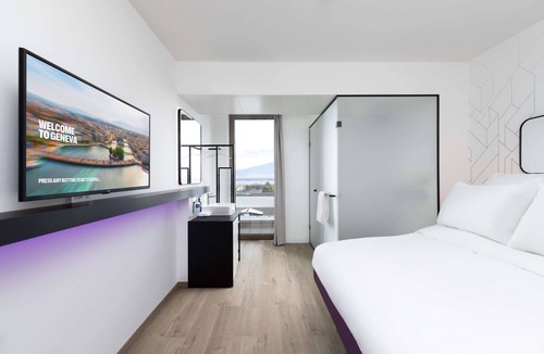 Founex Hotel | YOTEL Geneva Lake